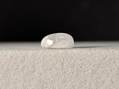 rMO-7　レインボームーンストーン　2.60ct