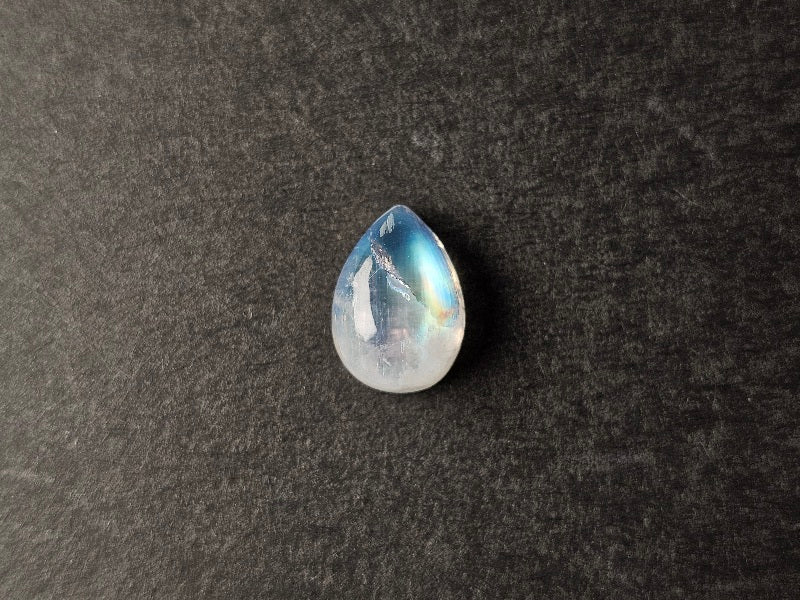 rMO-7　レインボームーンストーン　2.60ct
