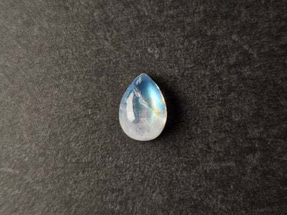 rMO-7　レインボームーンストーン　2.60ct