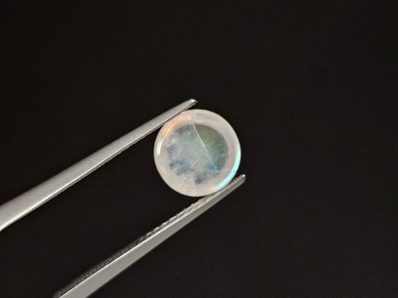 rMO-8　レインボームーンストーン　2.43ct