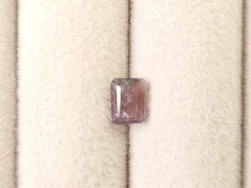 IOSN-11　アイオライトサンストーン　0.70ct