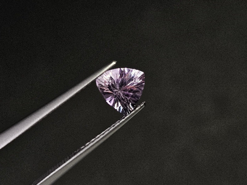 QU-16　クォーツ　0.90ct