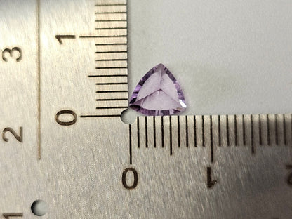 QU-16　クォーツ　0.90ct
