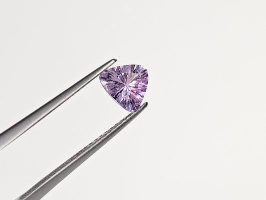 QU-18　クォーツ　0.68ct
