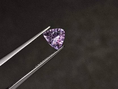 QU-18　クォーツ　0.68ct