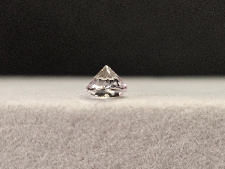 DB-4　ダンビュライト　0.88ct