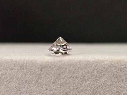 DB-4　ダンビュライト　0.88ct