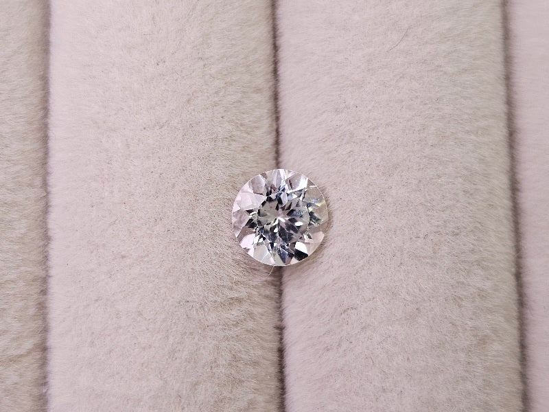 DB-7　ダンビュライト　0.86ct