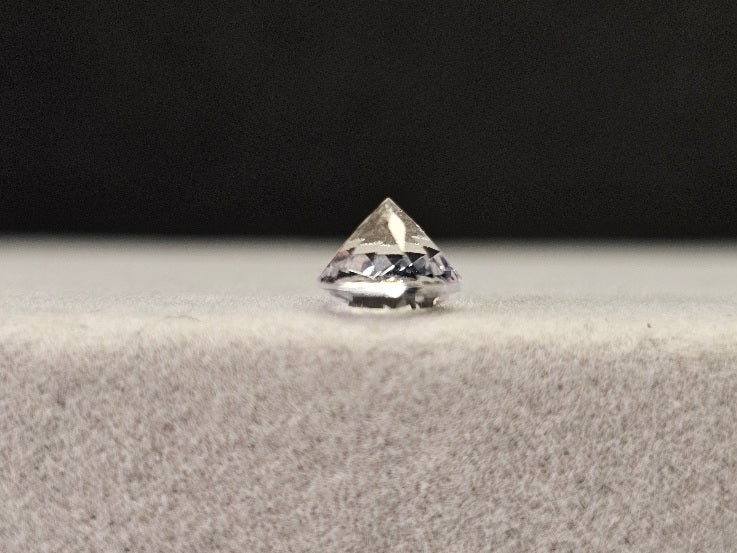 DB-9　ダンビュライト　0.85ct
