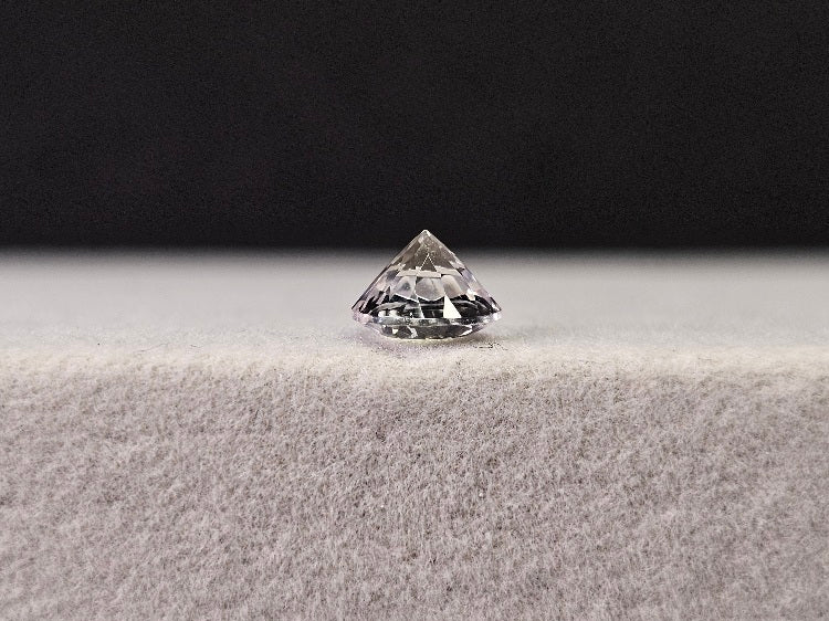 DB-10　ダンビュライト　0.84ct