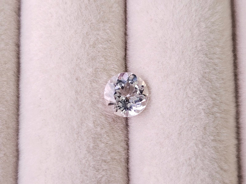 DB-13　ダンビュライト　0.80ct