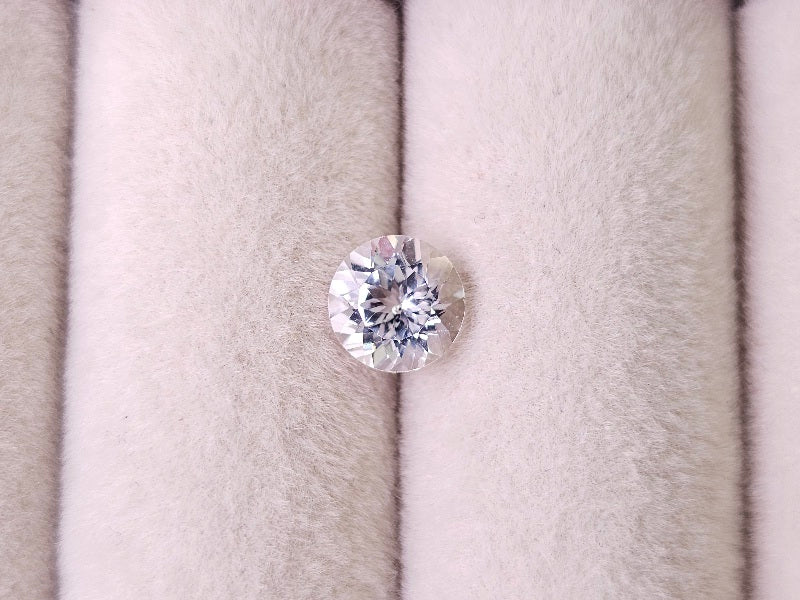 DB-17　ダンビュライト　0.79ct