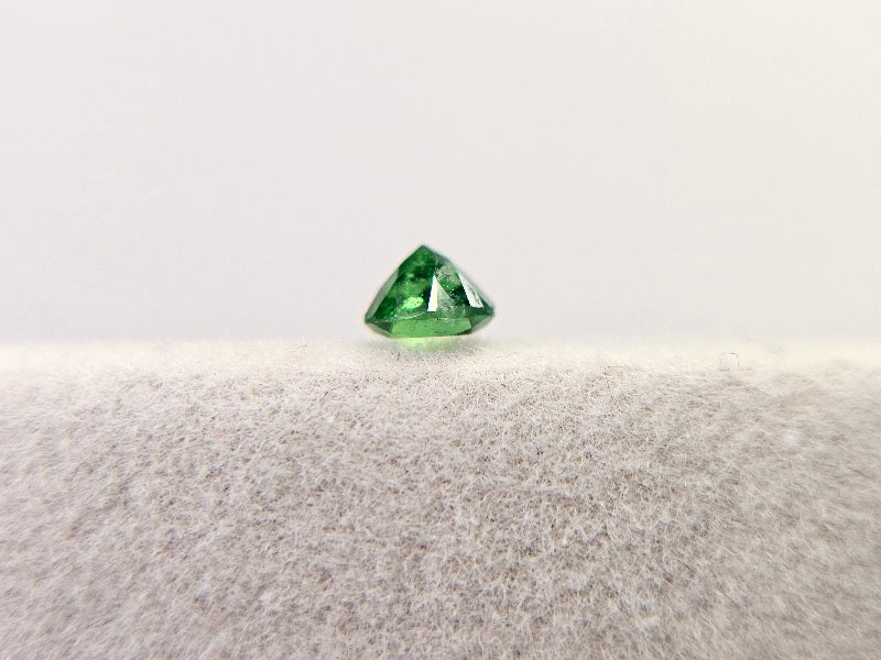 TSV-11　ツァボライト　0.22ct
