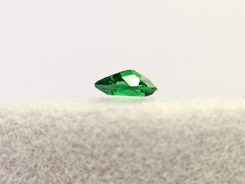 TSV-31　ツァボライト　0.16ct