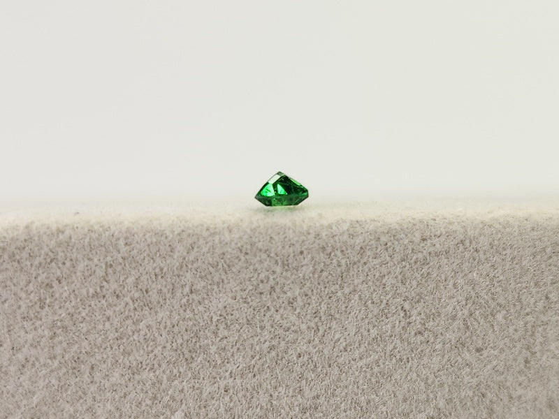 TSV-82　ツァボライト　0.16ct