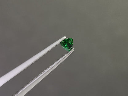 TSV-84　ツァボライト　0.15ct