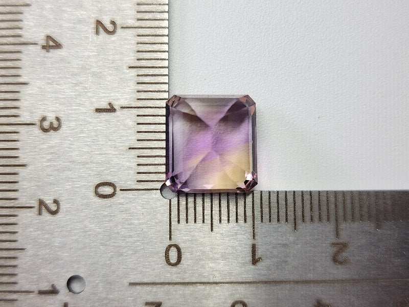 AMT-57　アメトリン　7.90ct