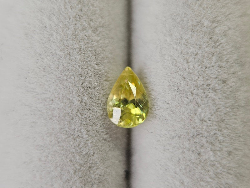 SPH-35　スフェーン（欠けあり）　0.43ct