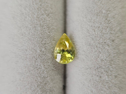 SPH-35　スフェーン（欠けあり）　0.43ct