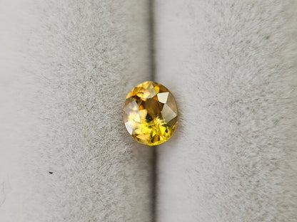 SPH-37　スフェーン（欠けあり）　0.41ct