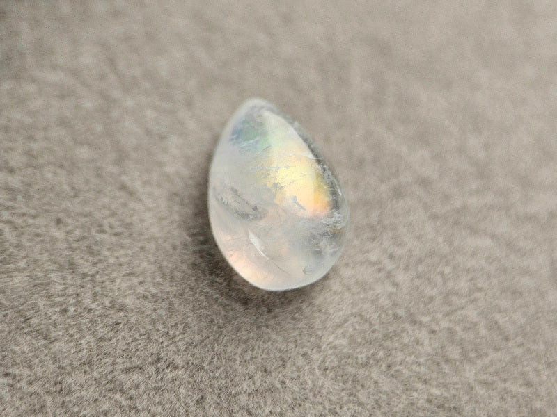 rMO-10　レインボームーンストーン　2.38ct
