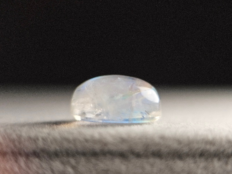 rMO-11　レインボームーンストーン　2.36ct