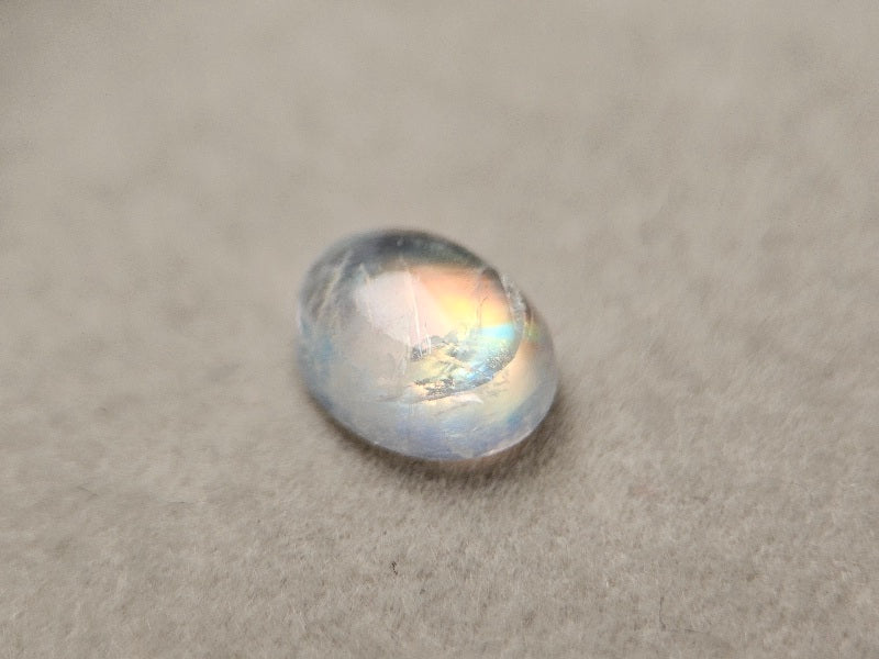 rMO-11　レインボームーンストーン　2.36ct