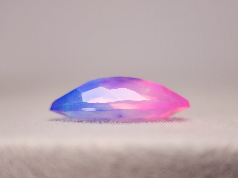 OPt-86　オパール(処理)　1.54ct