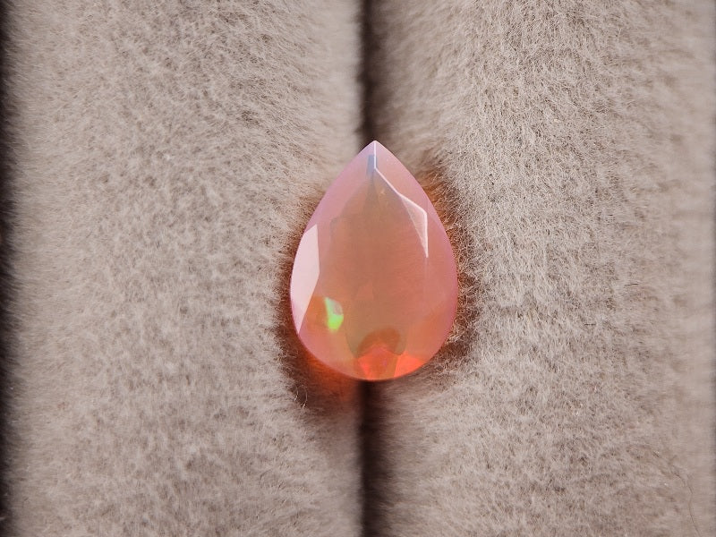 OPt-124　オパール(処理)　0.93ct