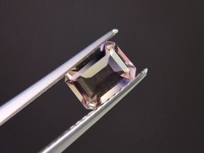 AMT-37　アメトリン　0.94ct