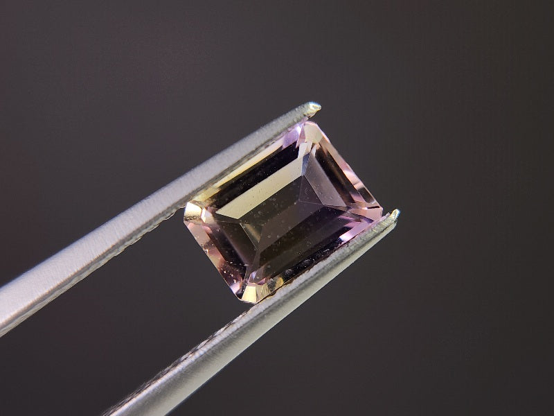 AMT-38　アメトリン　0.94ct