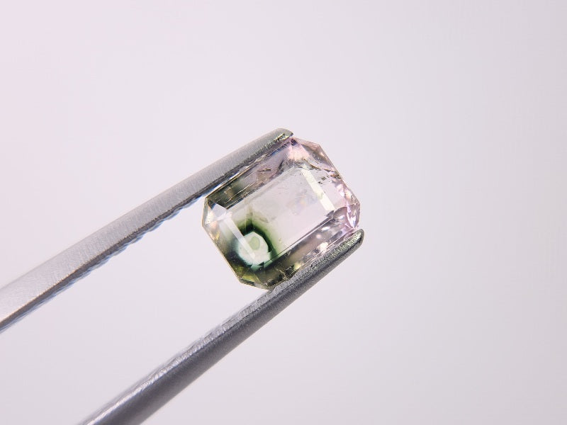 bcTRM-12　バイカラートルマリン　0.68ct