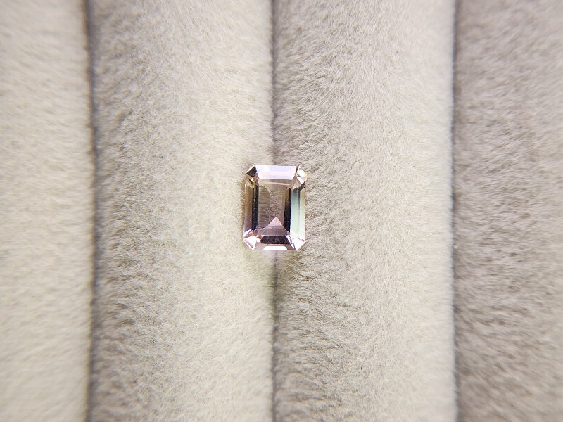 AMT-37　アメトリン　0.94ct