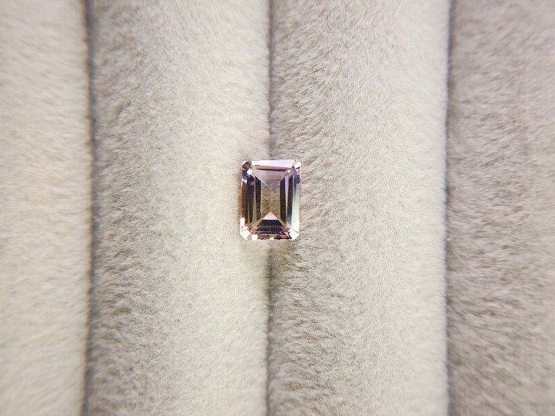 AMT-38　アメトリン　0.94ct