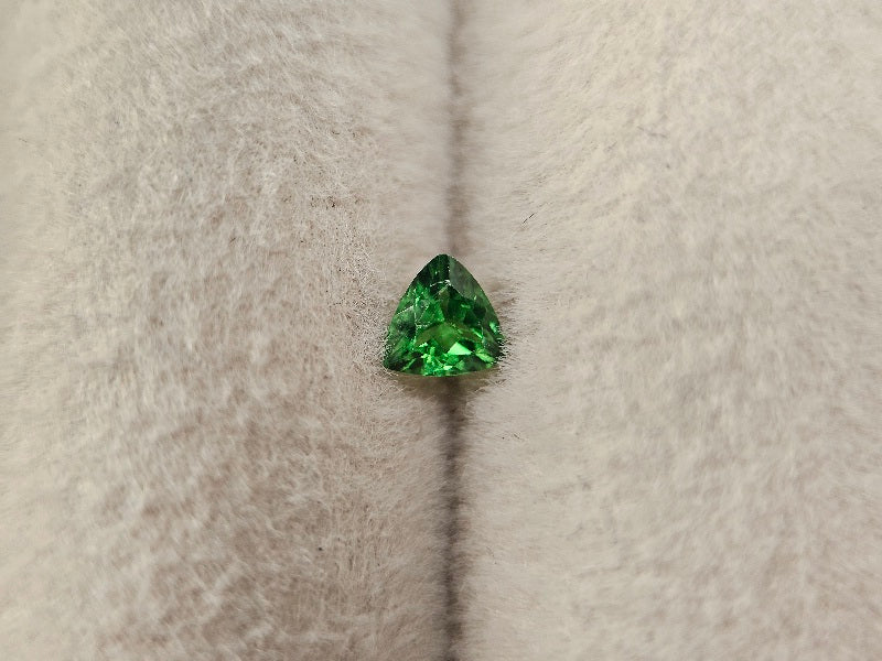 TSV-87　ツァボライト　0.15ct