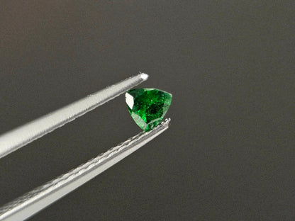 TSV-90　ツァボライト　0.13ct