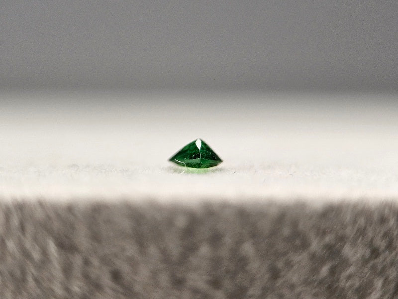 TSV-90　ツァボライト　0.13ct