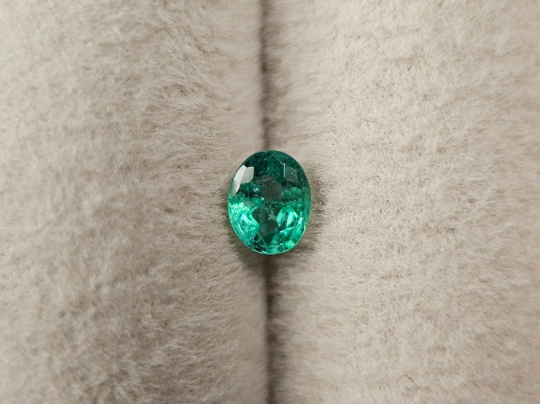 EM-35　エメラルド(ザンビア産)　0.28ct