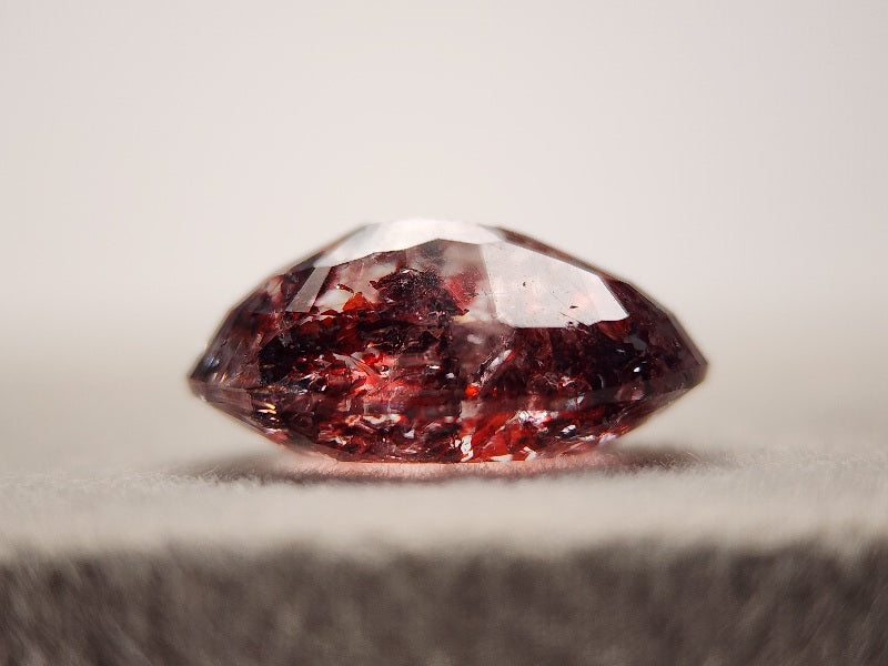 SSV-4　スーパーセブン（※欠けあり）　6.68ct