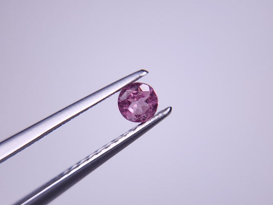 MYGA-25　マラヤガーネット　0.18ct