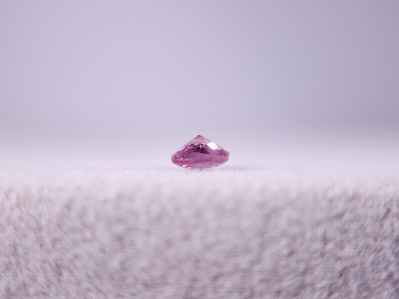 MYGA-25　マラヤガーネット　0.18ct