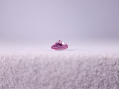 MYGA-25　マラヤガーネット　0.18ct