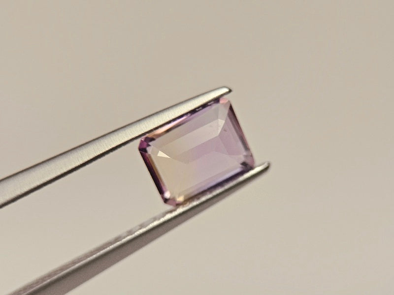 AMT-48　アメトリン　0.83ct