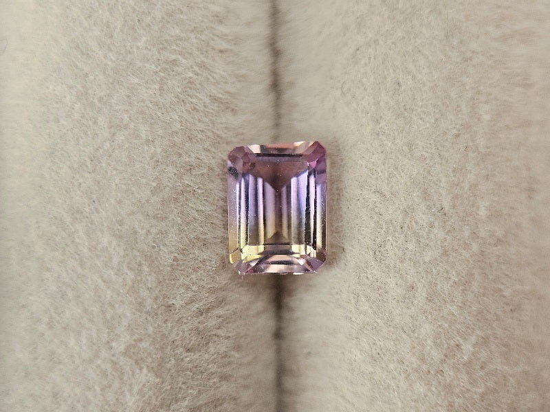 AMT-48　アメトリン　0.83ct