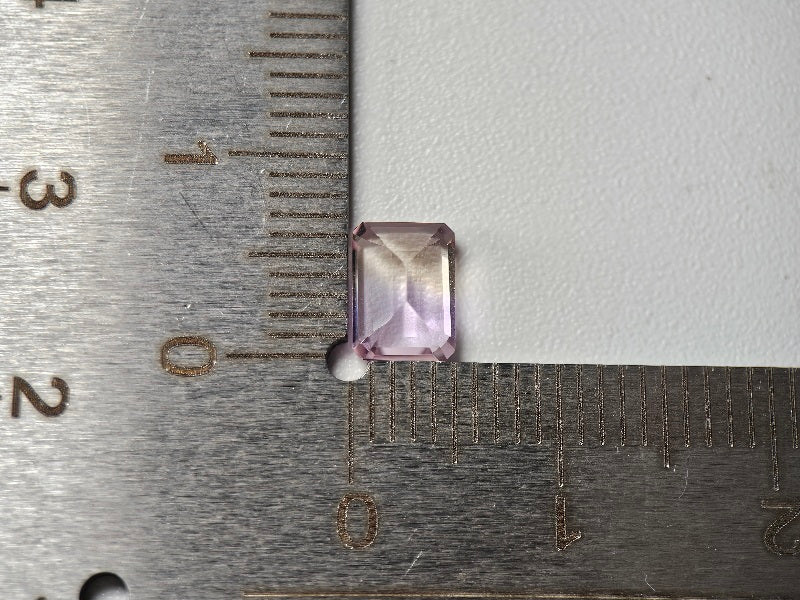 AMT-49　アメトリン　0.83ct