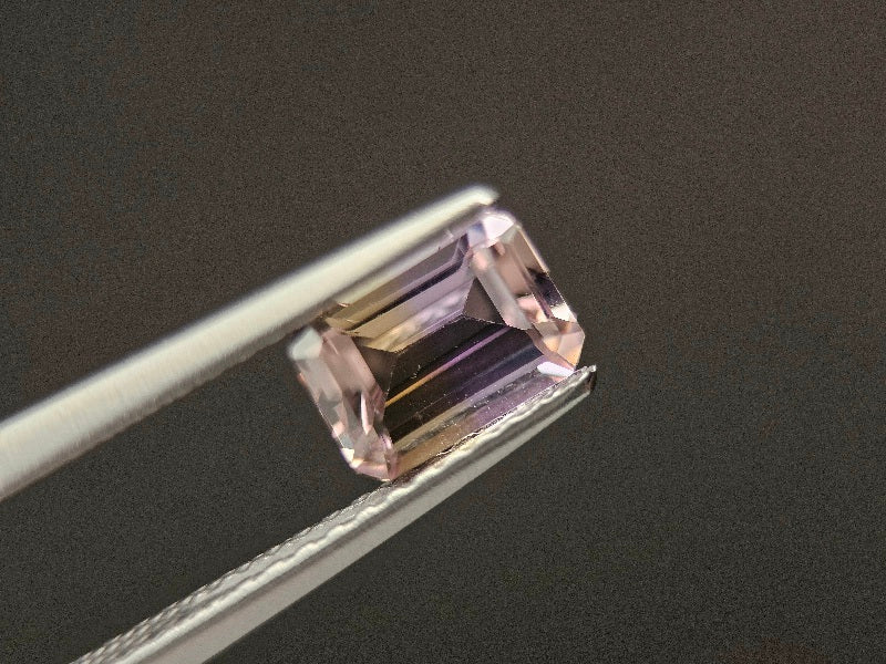 AMT-50　アメトリン　0.76ct