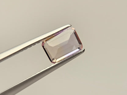 AMT-50　アメトリン　0.76ct