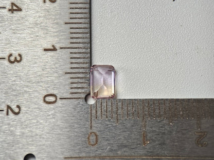 AMT-50　アメトリン　0.76ct