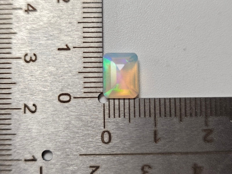 OP-131　オパール　1.55ct