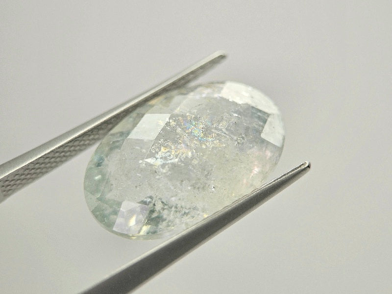 ALB-3　虹入り！アルバイト　6.74ct